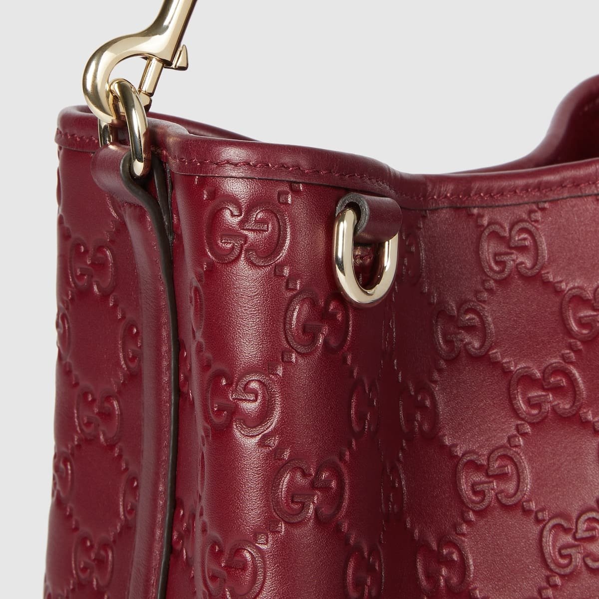 Gvc*1 Emblem small bucket bag