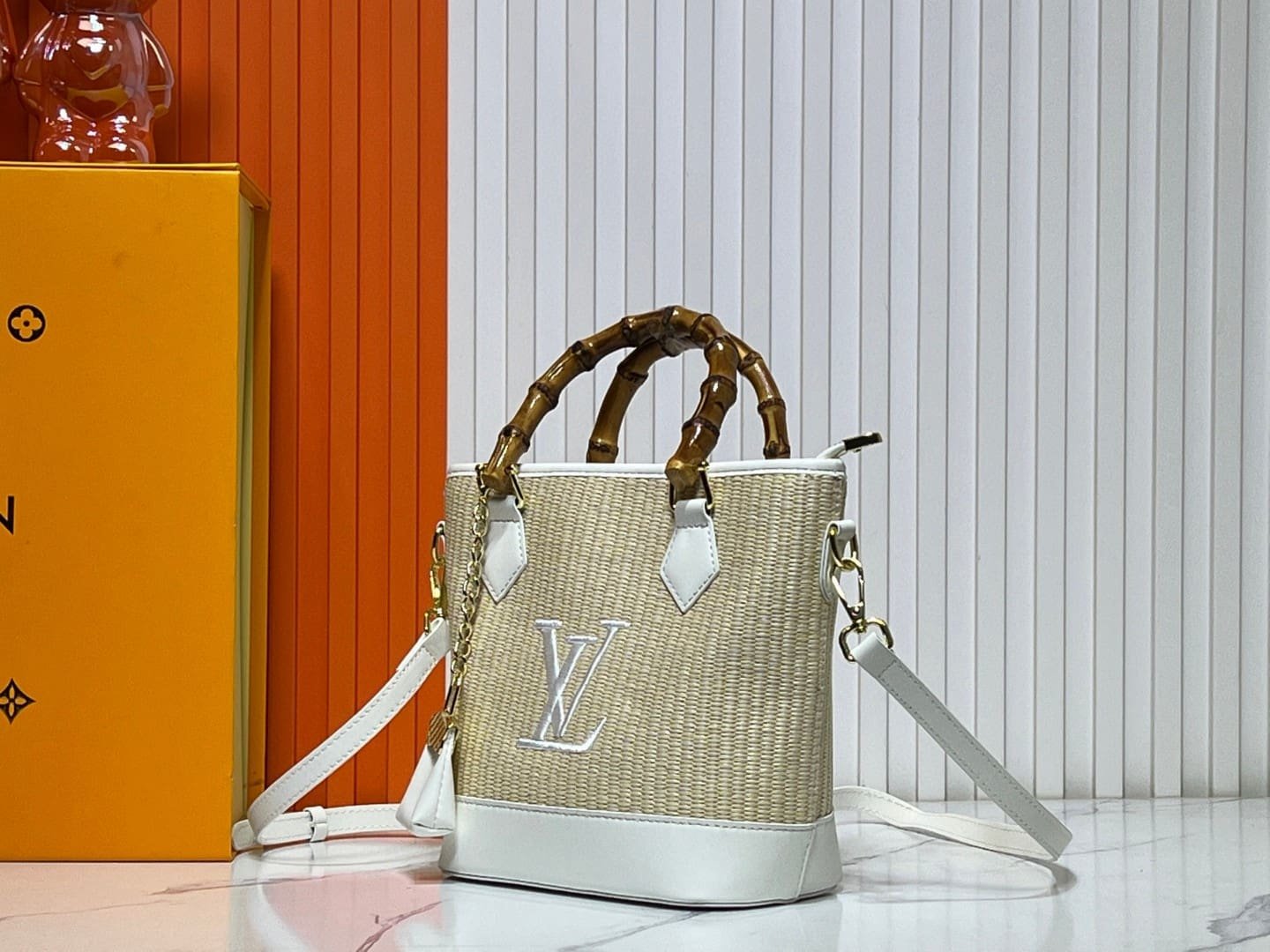 L0vis Vvtt0n Raffia Petit Bucket Tote