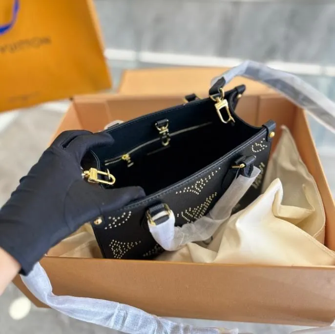 L0vis Vvtt0n ONTHEGO PM BLACK M46733