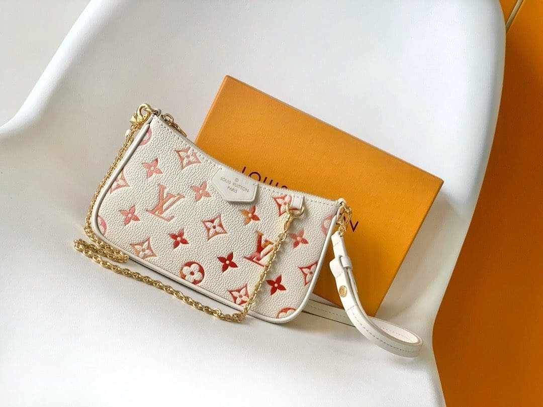 L0vis Vvtt0n M83448 Easy Pouch On Strap