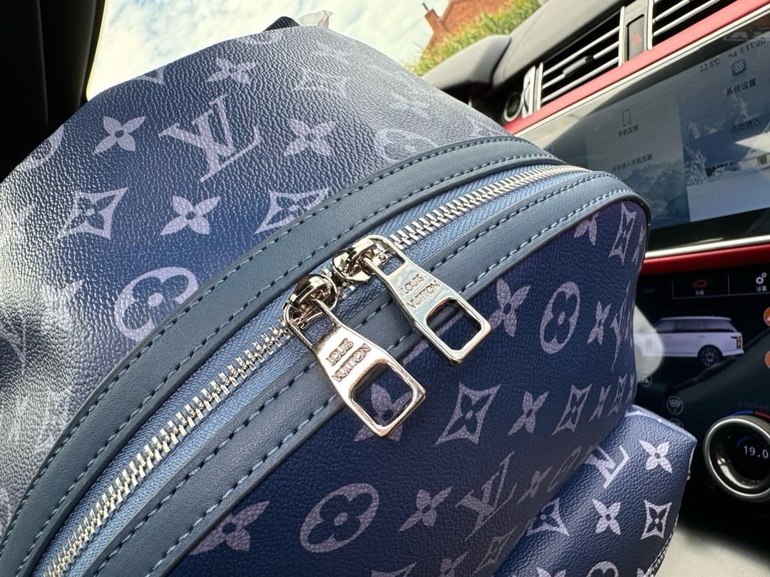 L0vis Vvtt0n M11590 Discovery Backpack PM