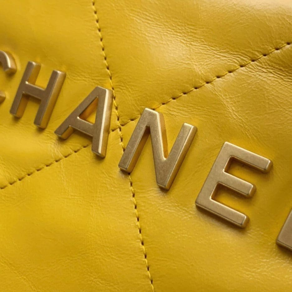 Ch**el 22 SMALL HANDBAG AS3260
