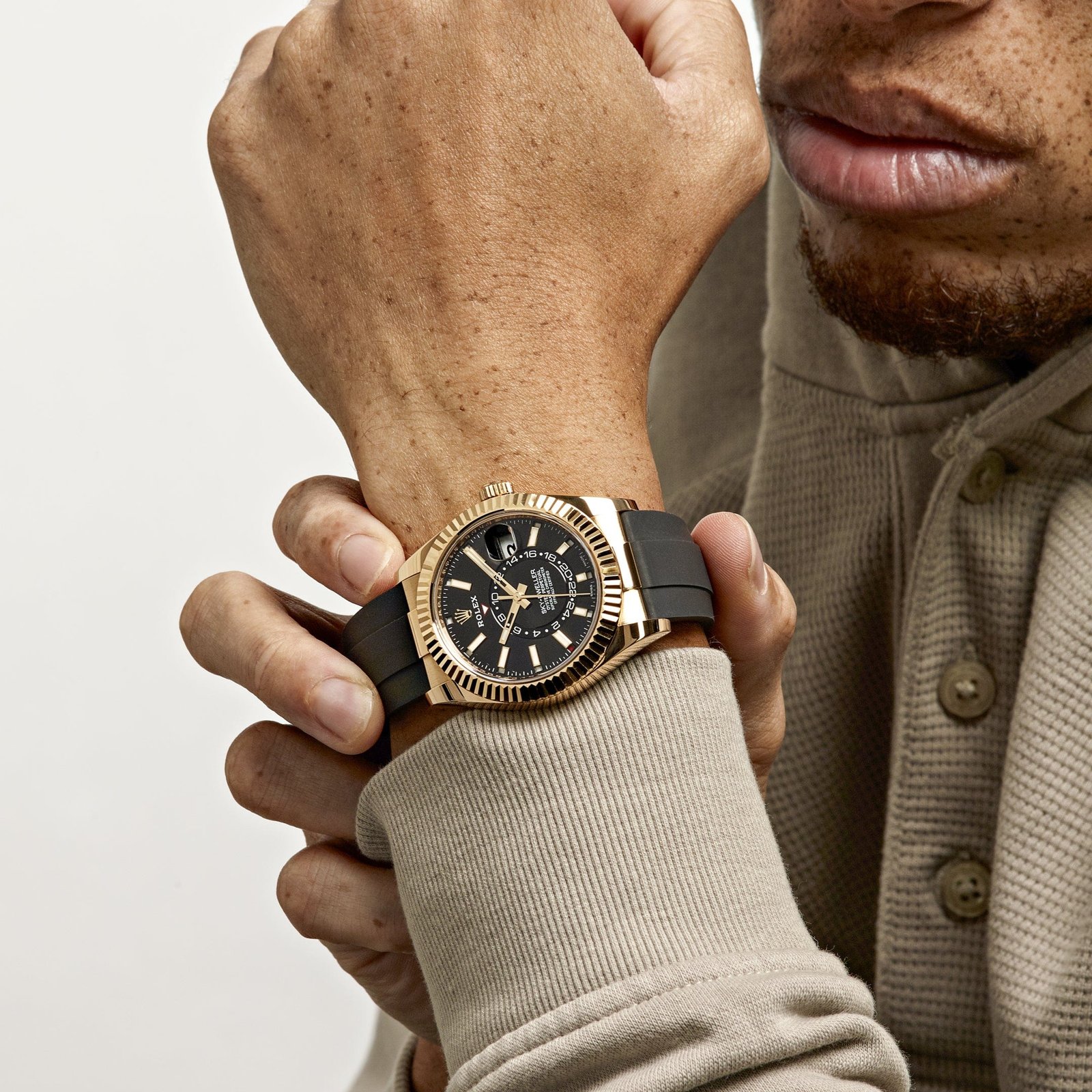 R01ex Sky-Dweller 326238 Yellow Gold  Bright Black Dial