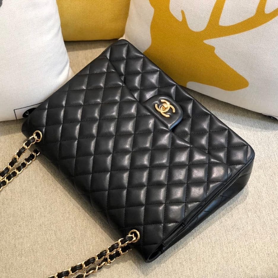 Ch**el Classic Maxi Handbag LAMBSKIN & GOLD METAL