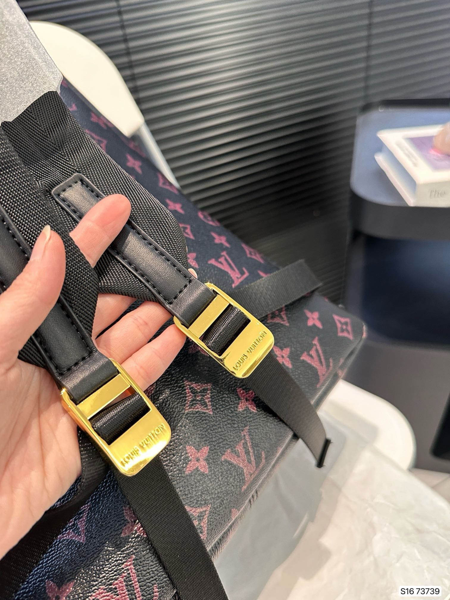 L0vis Vvtt0n Backpack