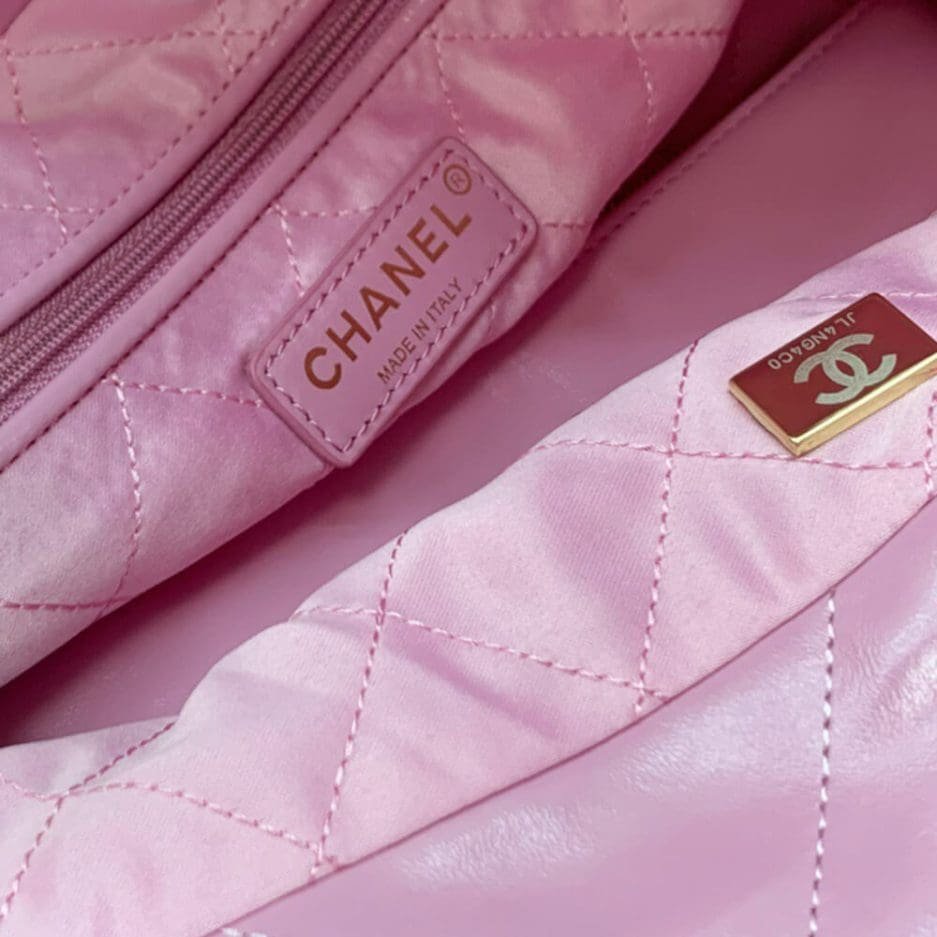 Ch**el 22 SMALL HANDBAG  AS3260