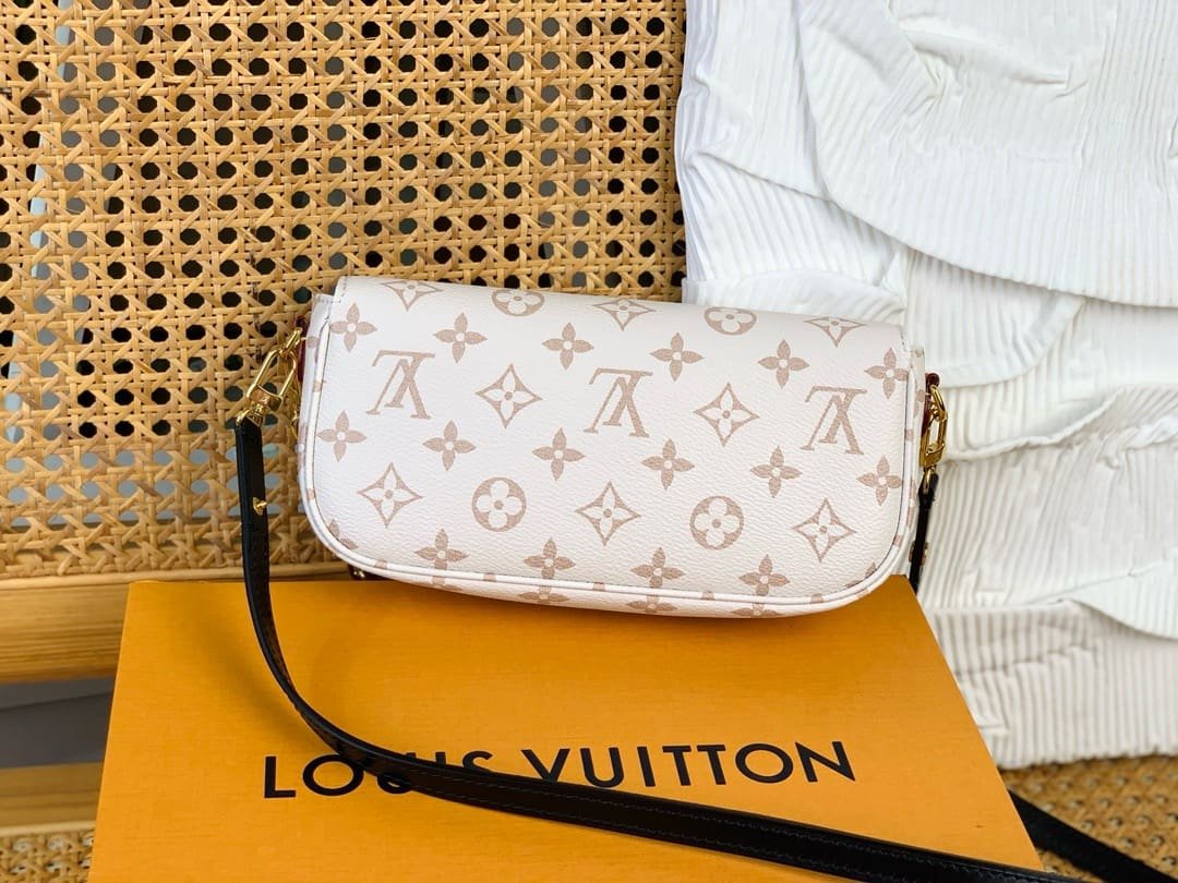 L0vis Vvtt0n M83091 Wallet on Chain Ivy