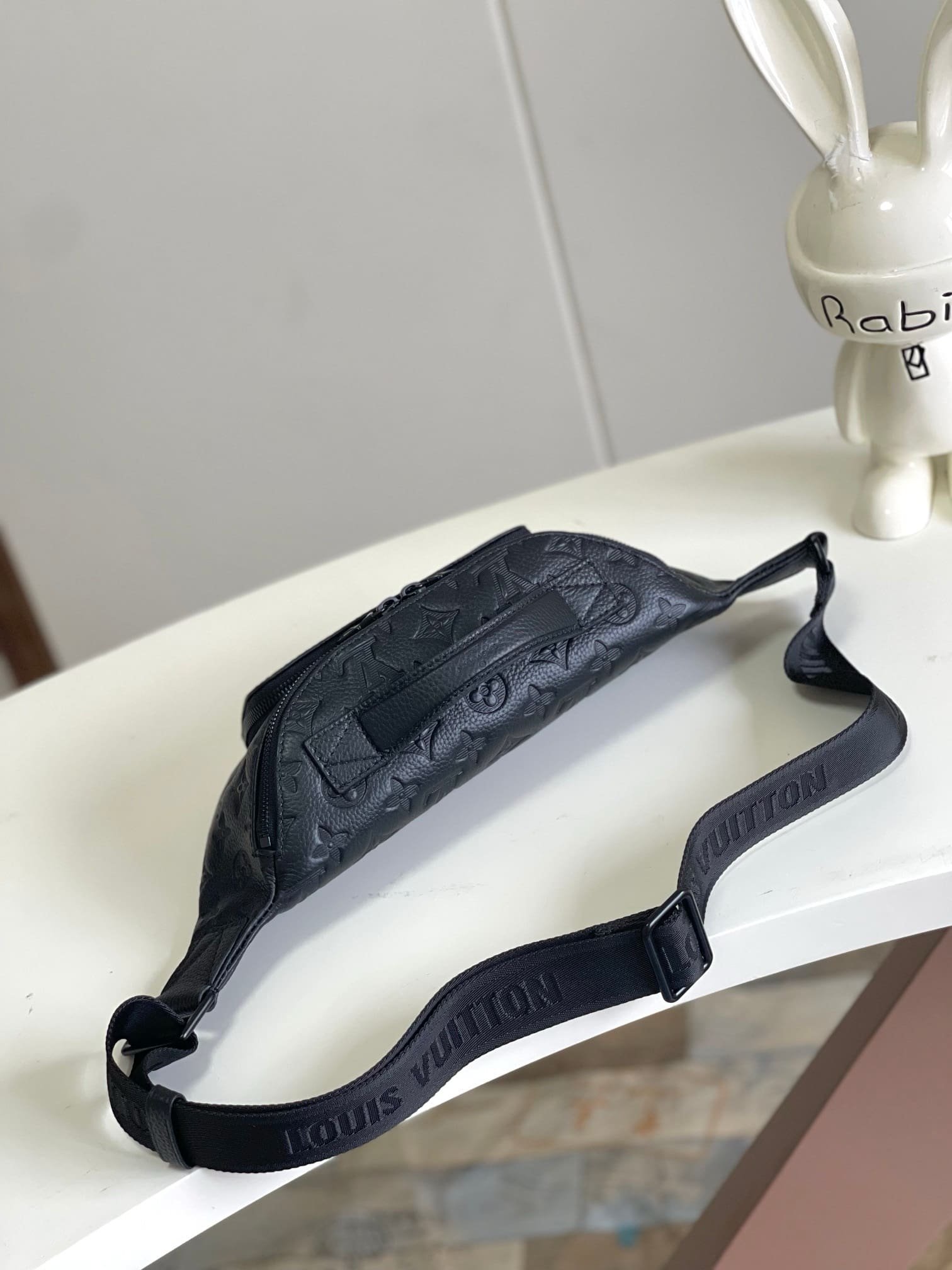 L0vis Vvtt0n M47058 Rush Bumbag