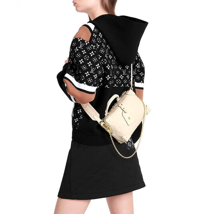 L0vis Vvtt0n Petite Malle Souple Handbag M45394