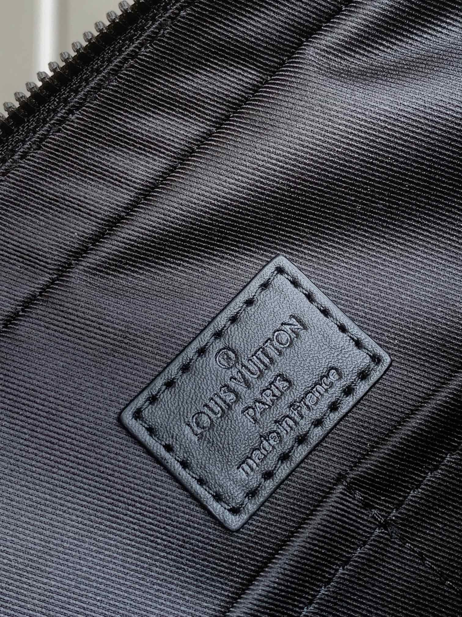L0vis Vvtt0n M23778 PILOT Briefcase