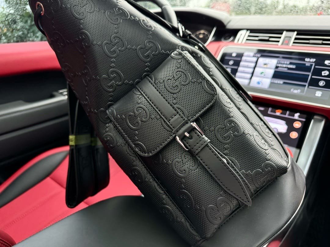 Gvc*1 GG Leather Logo Embossed Backpack