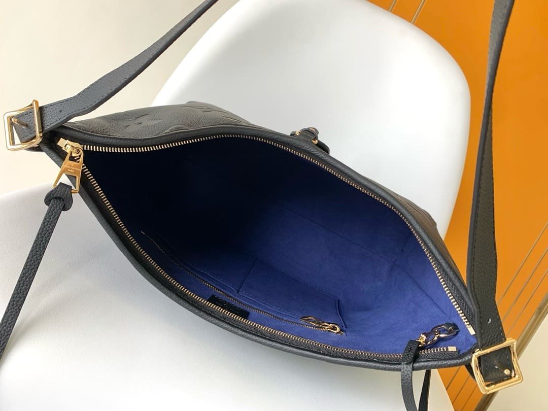 L0vis Vvtt0n M46288 CarryAll PM