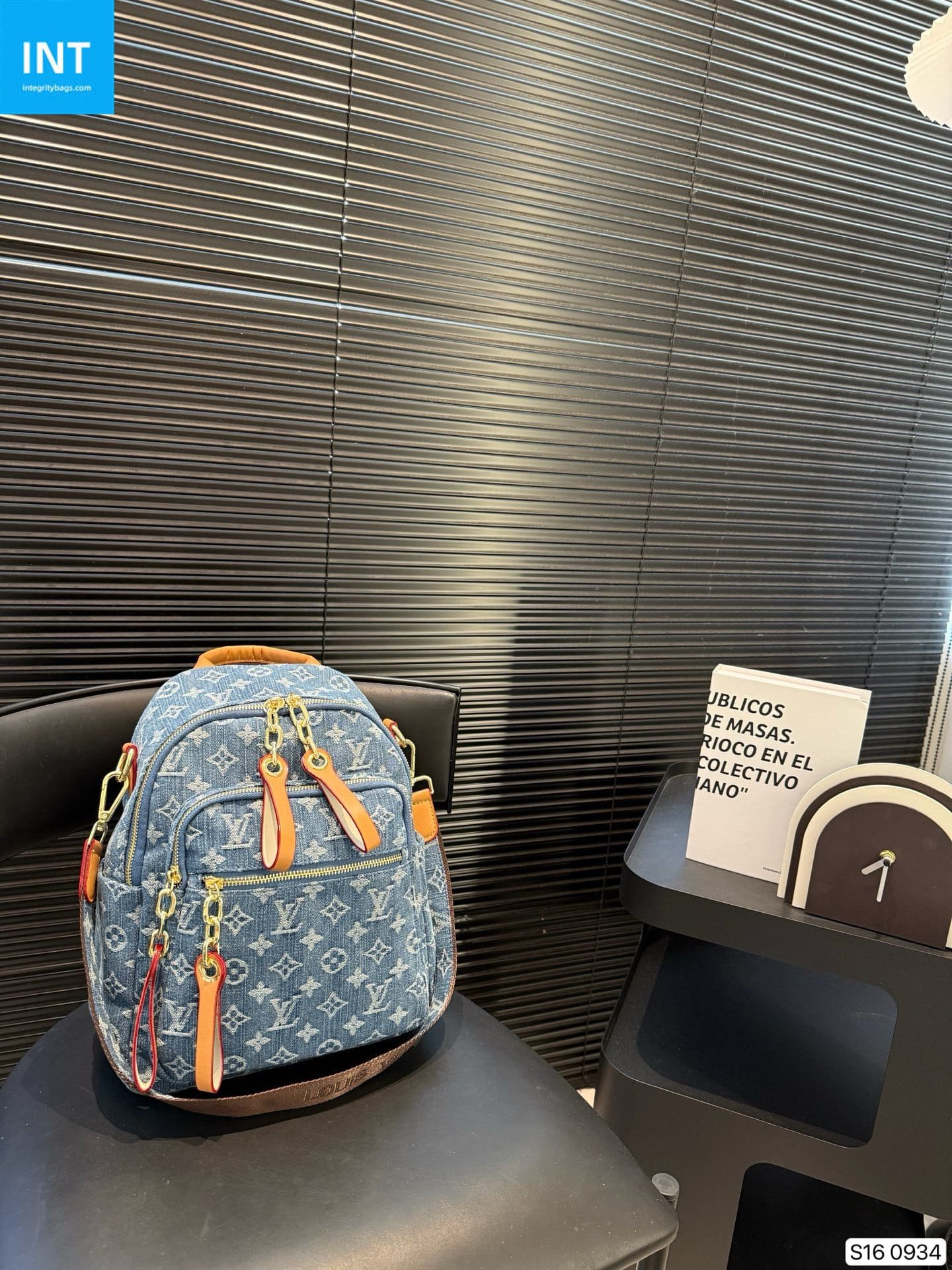 L0vis Vvtt0n backpack