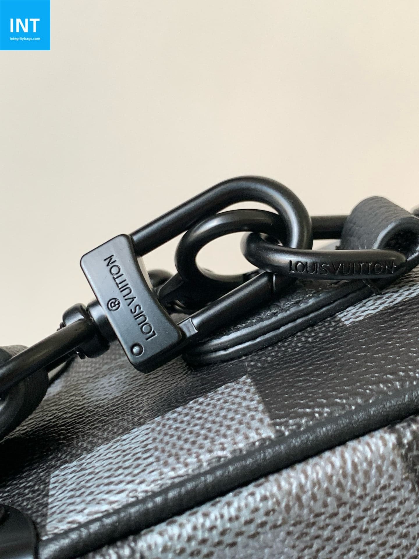 L0vis Vvtt0n M14922 Mini Soft Trunk