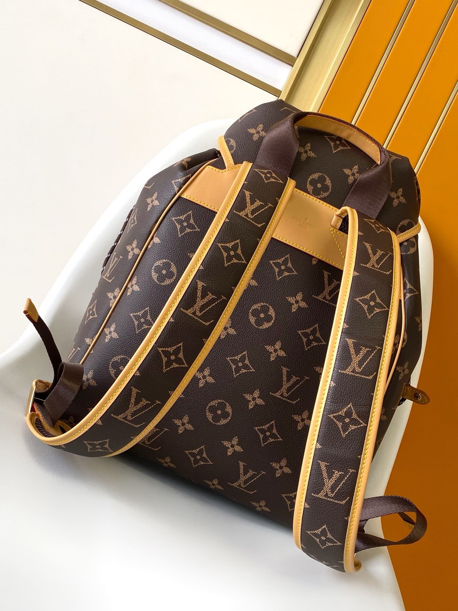 L0vis Vvtt0n M14198 Montsouris Cargo Backpack