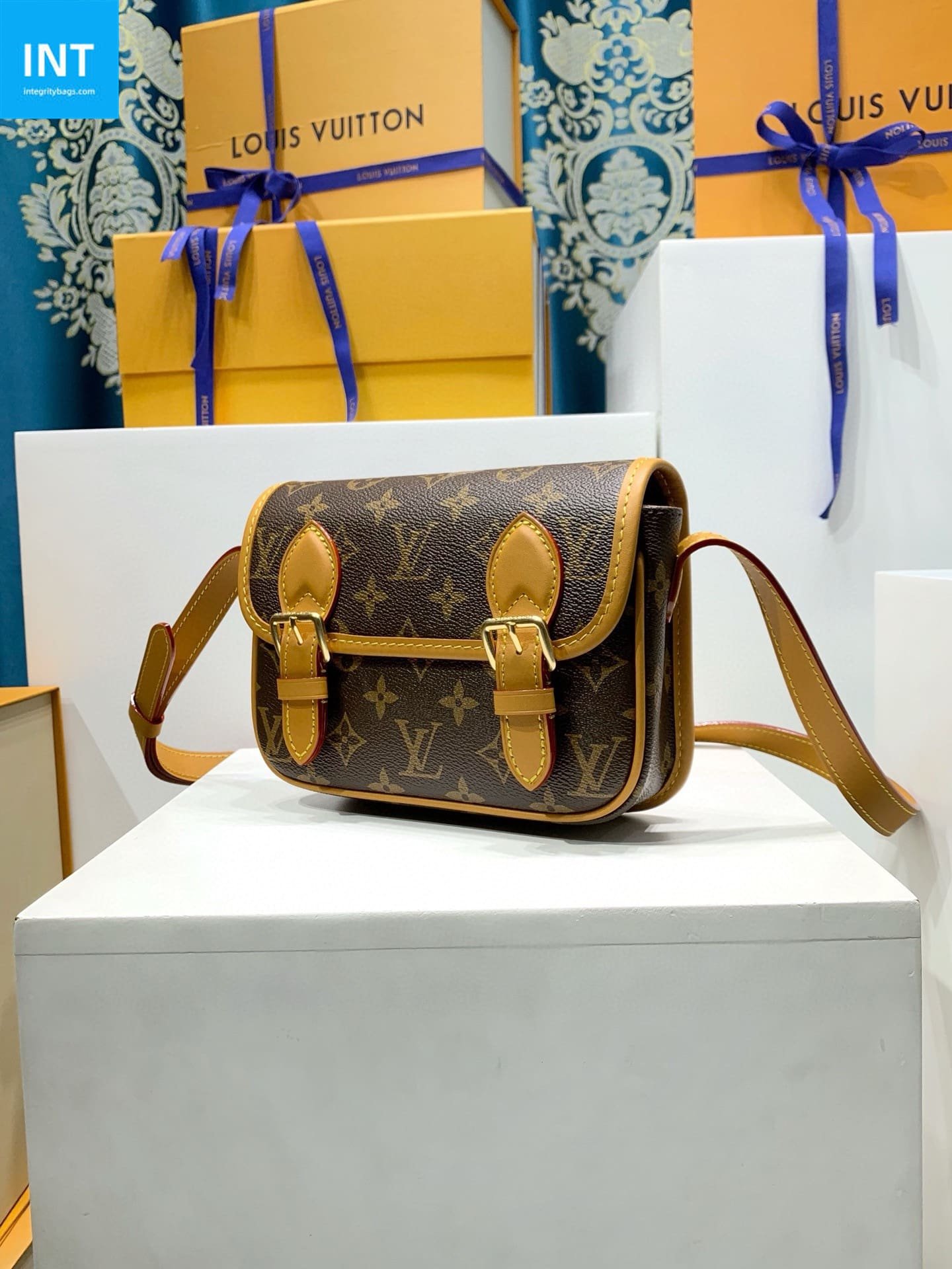 L0vis Vvtt0n M26805 SATCHEL mini handbag