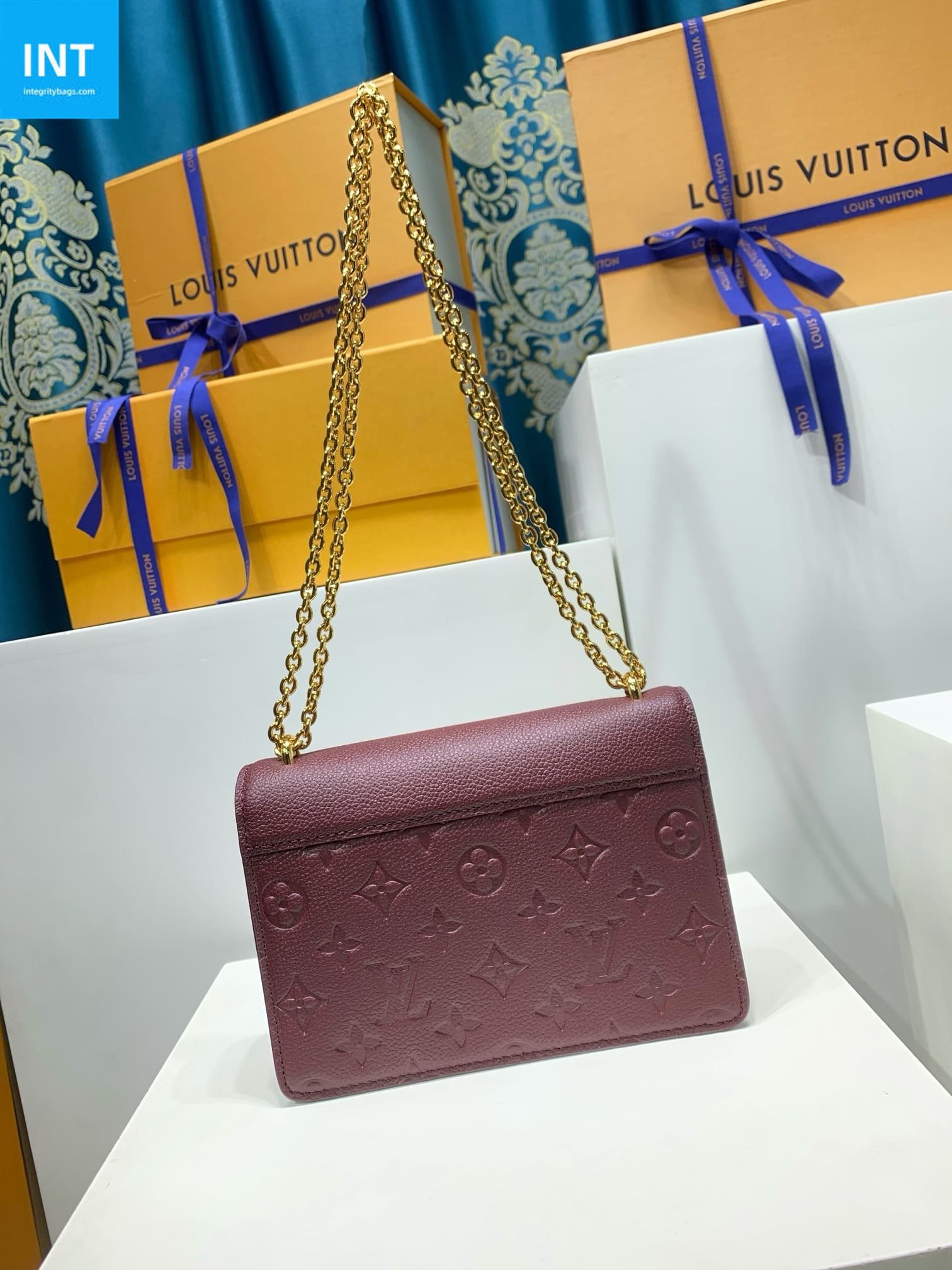 L0vis Vvtt0n M25814 Wallet On Chain Rosy