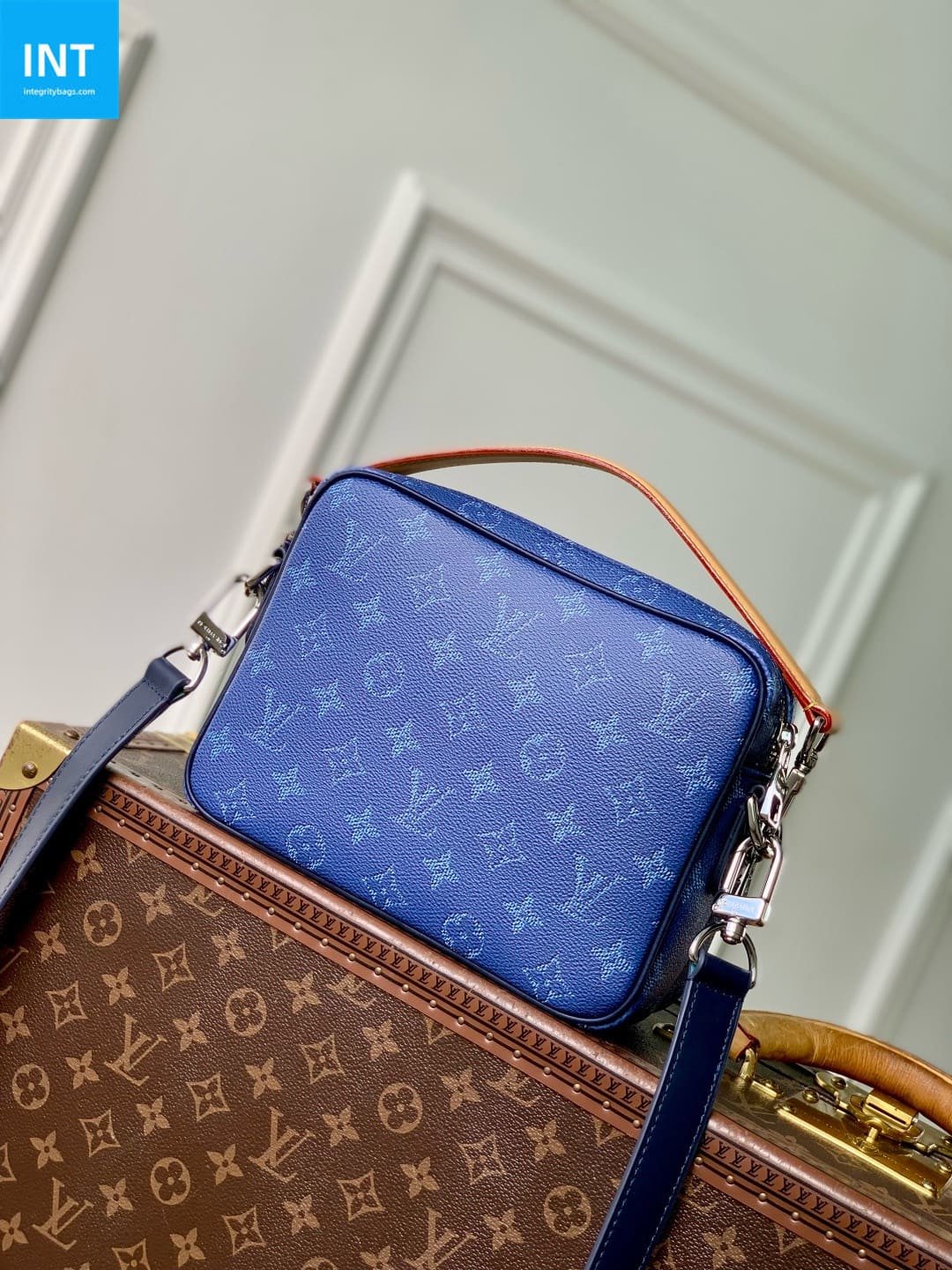 L0vis Vvtt0n M26823 Nil