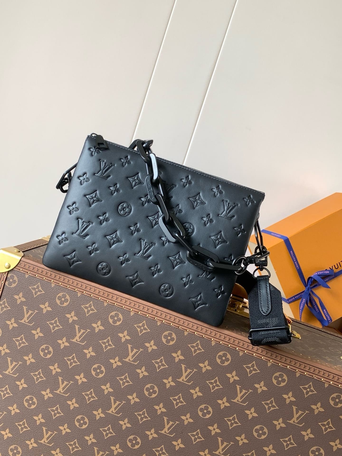 L0vis Vvtt0n M11370 COUSSIN Small Bag