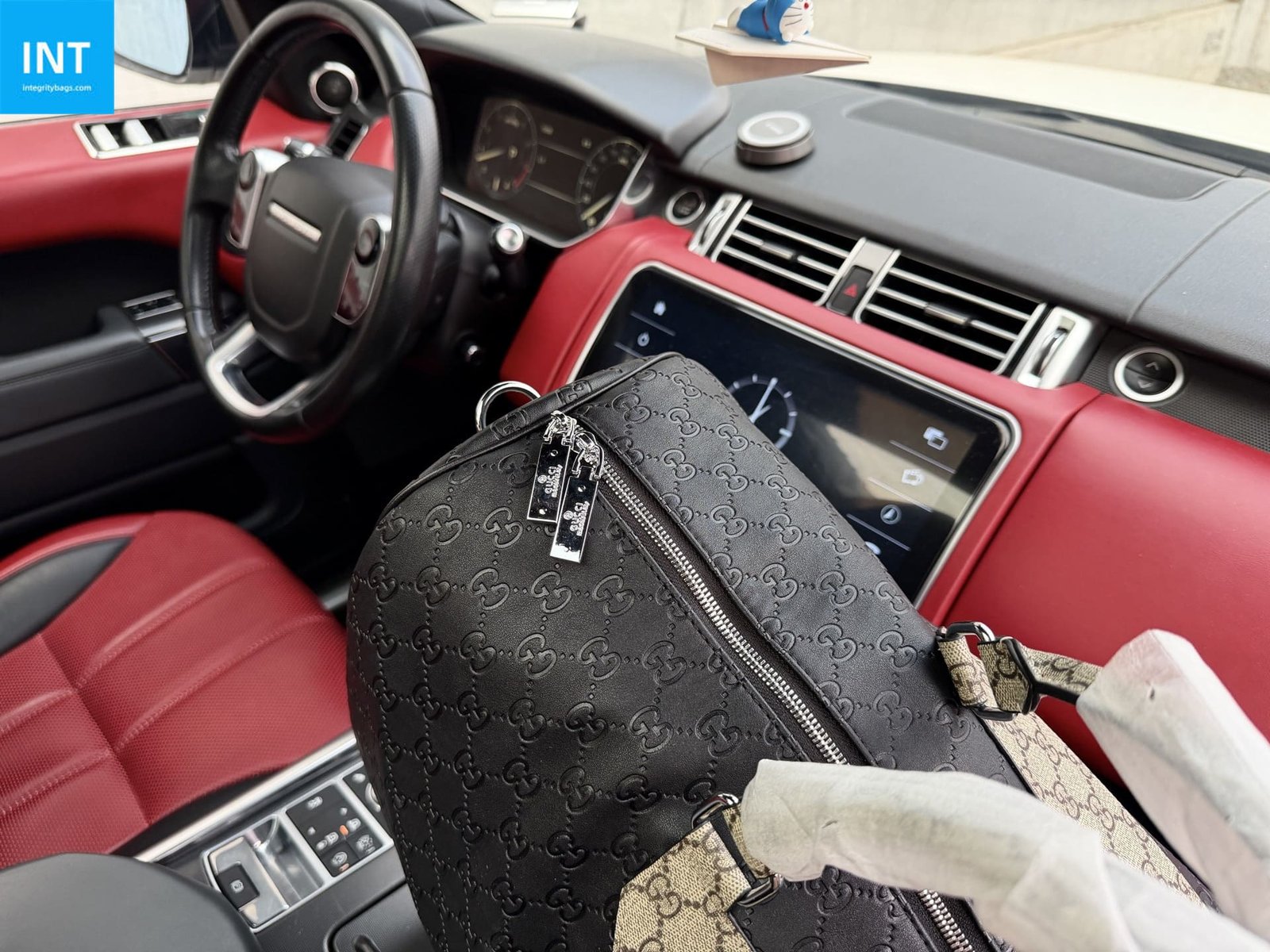 Gvc*1 LARGE DUFFLE BAG