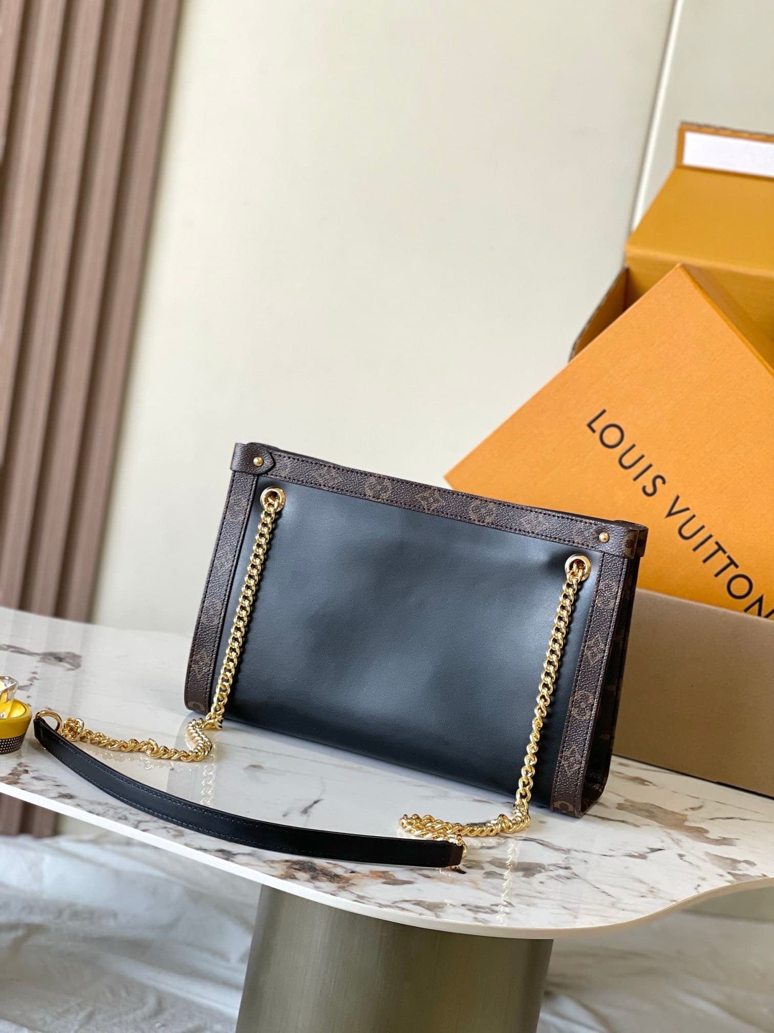 L0vis Vvtt0n M13140 Book Now Small NOVA Bag