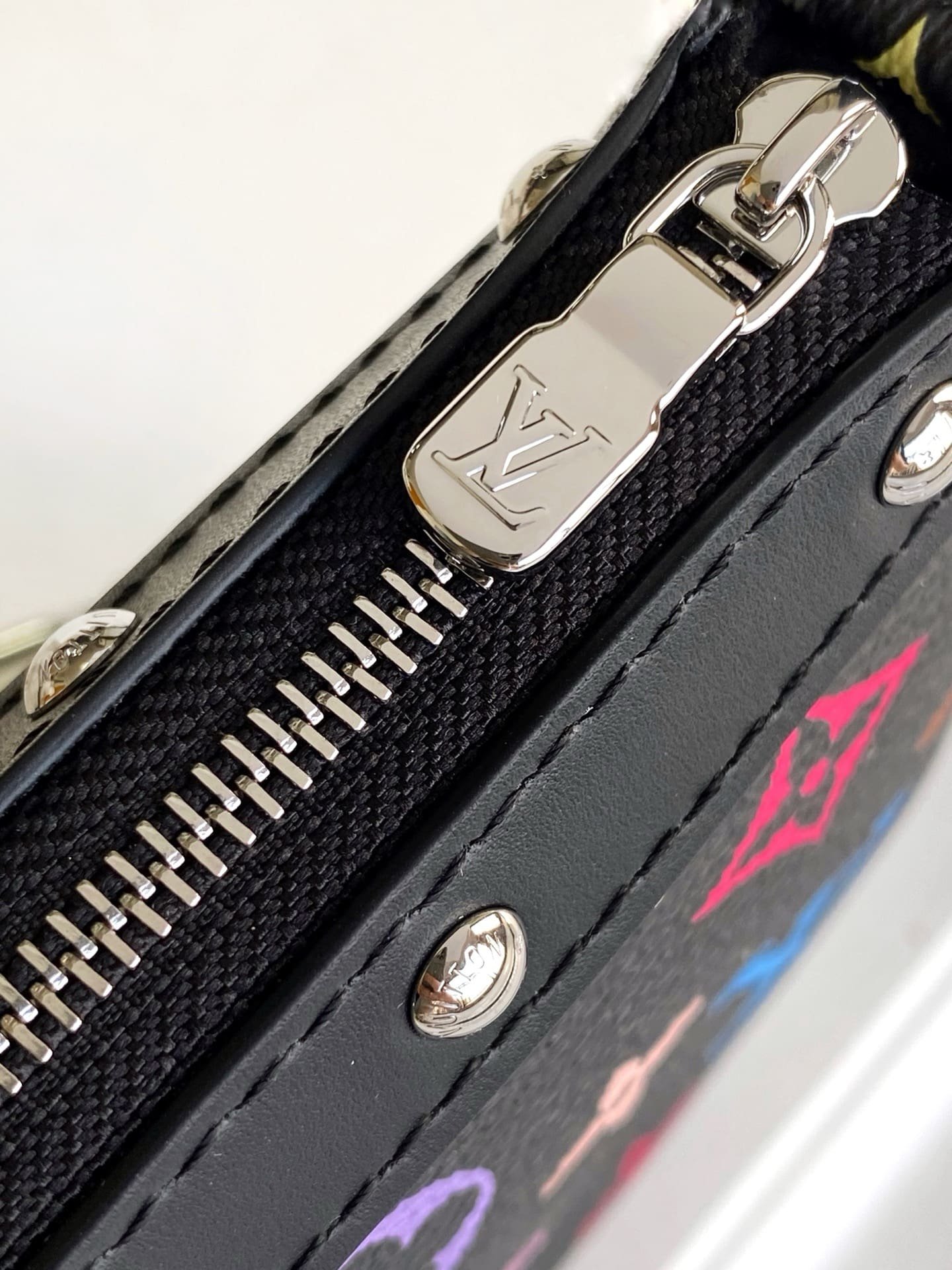 L0vis Vvtt0n M13663 LV x TM Pochette Accessoires