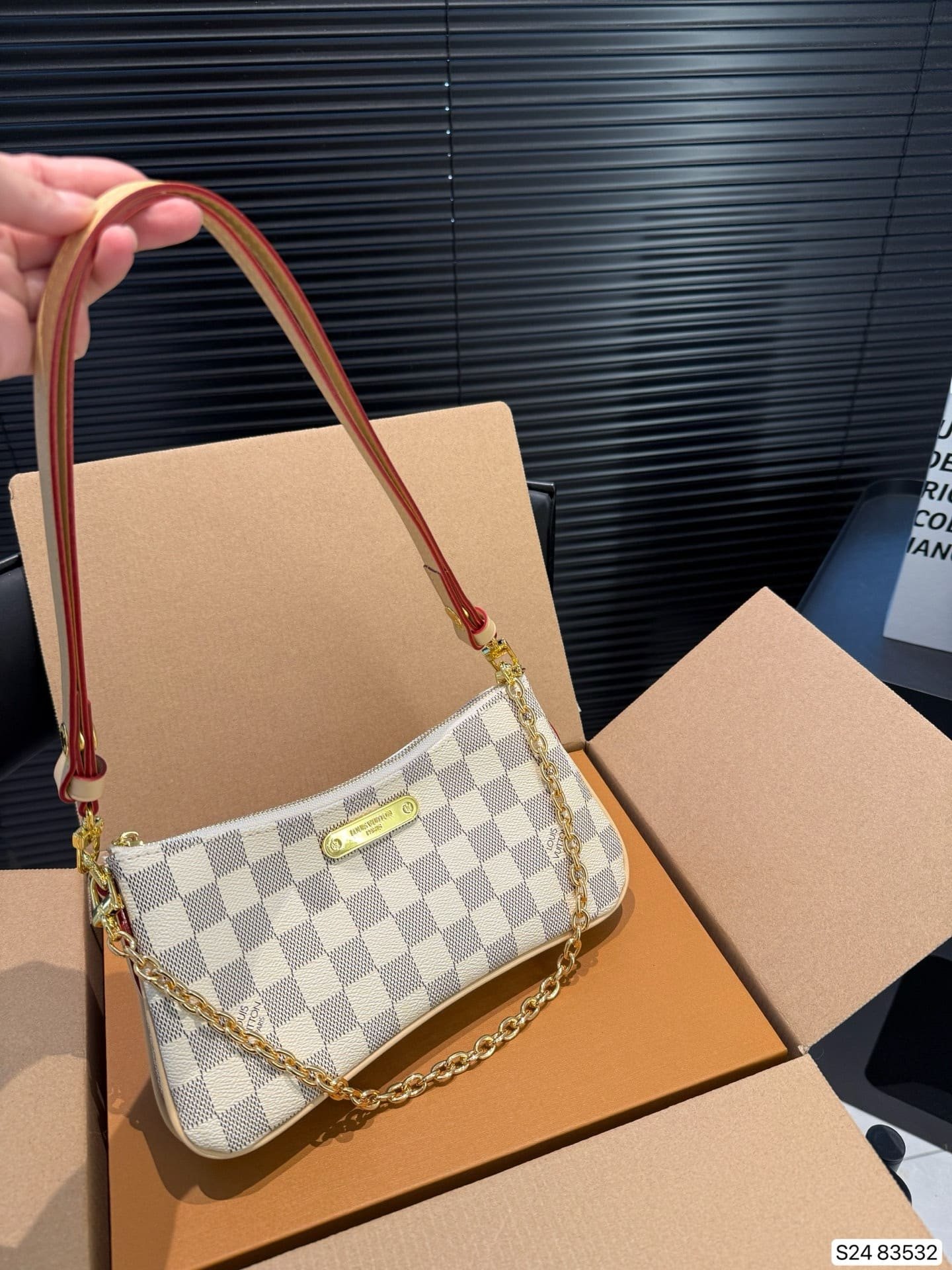 L0vis Vvtt0n N00228 Liv Pochette
