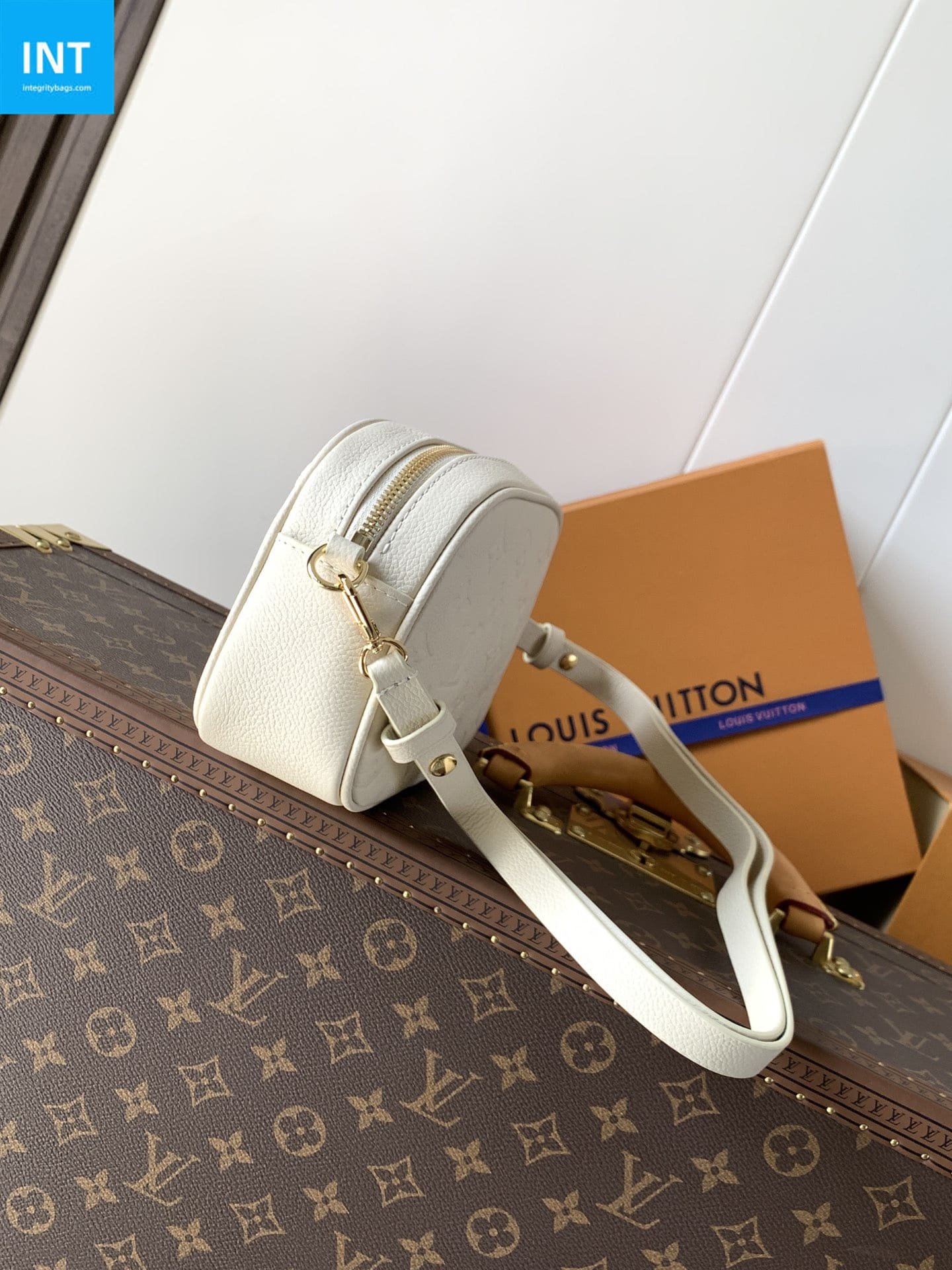 L0vis Vvtt0n M26509 Tiny Camera Bag