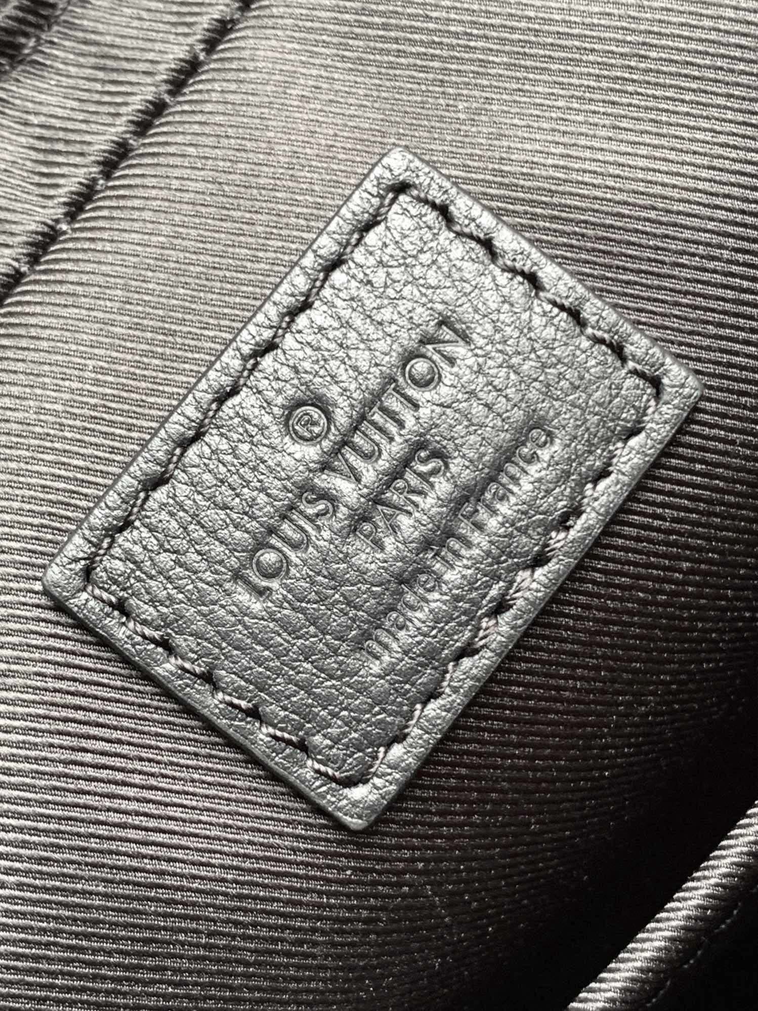 L0vis Vvtt0n M46602 Trio Messenger