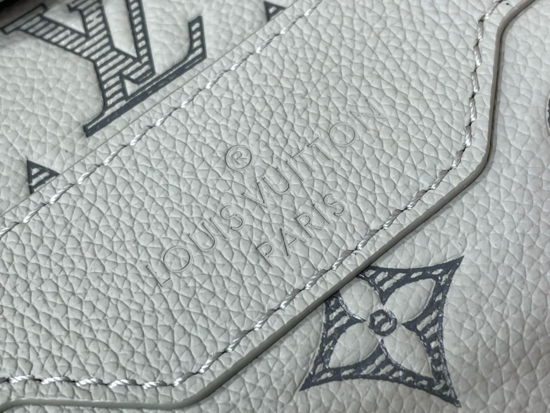 L0vis Vvtt0n M46603 Trio Messenger