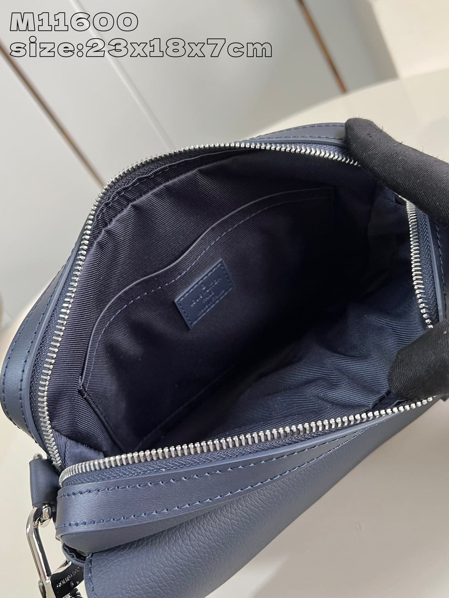 L0vis Vvtt0n M11600 Fastline Messenger