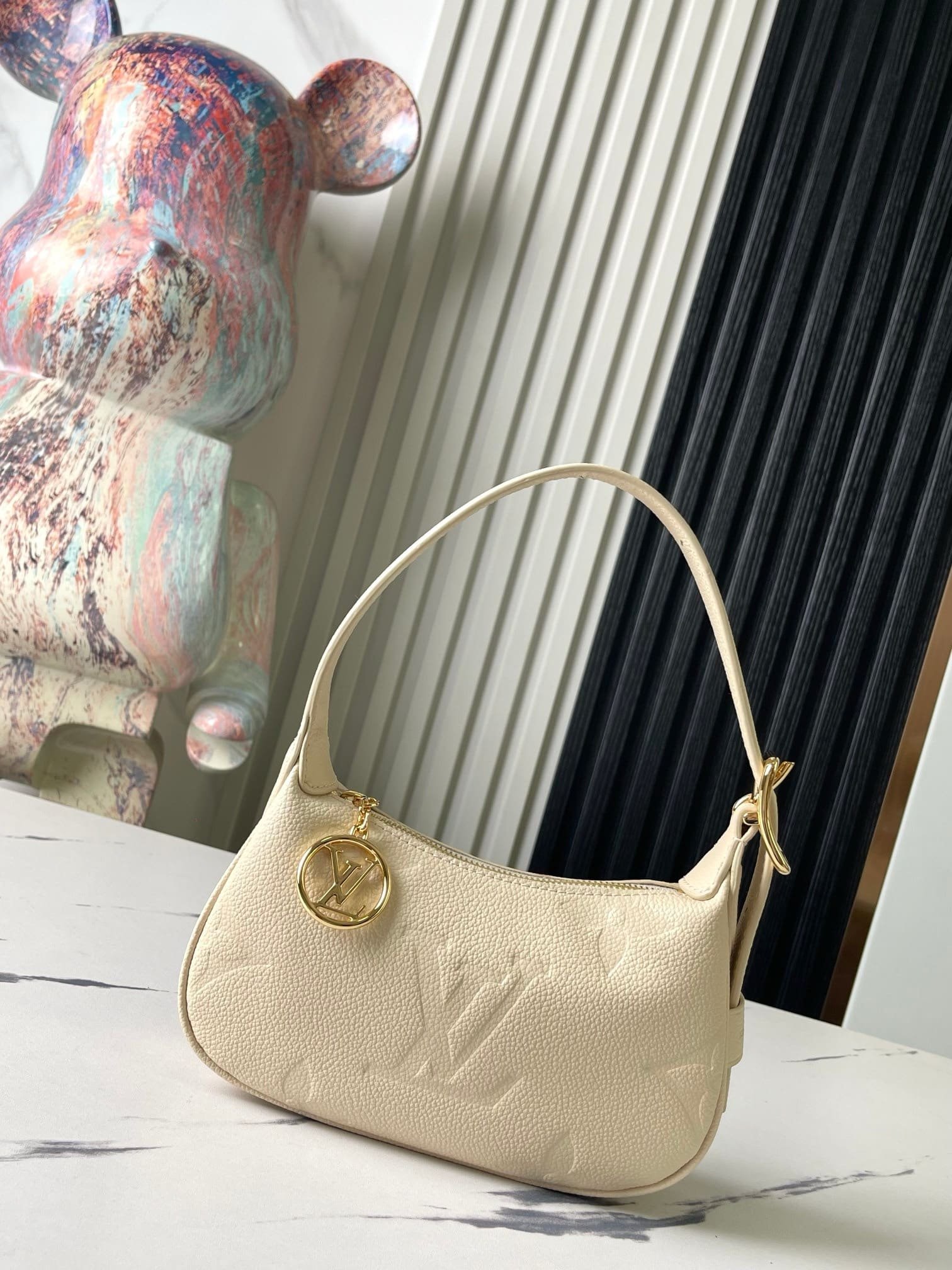 L0vis Vvtt0n M82519 Mini Moon