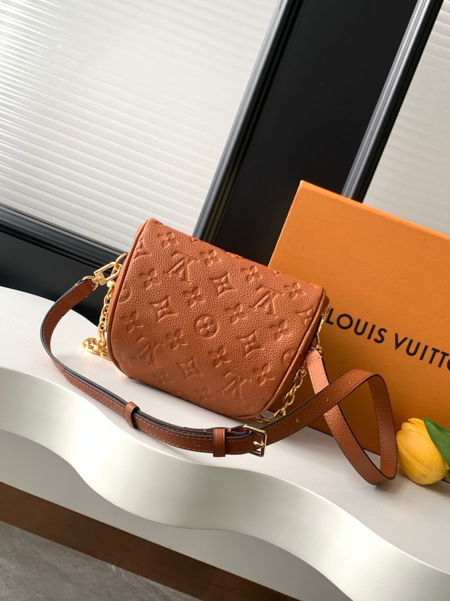 L0vis Vvtt0n M12753 Mini Bumbag