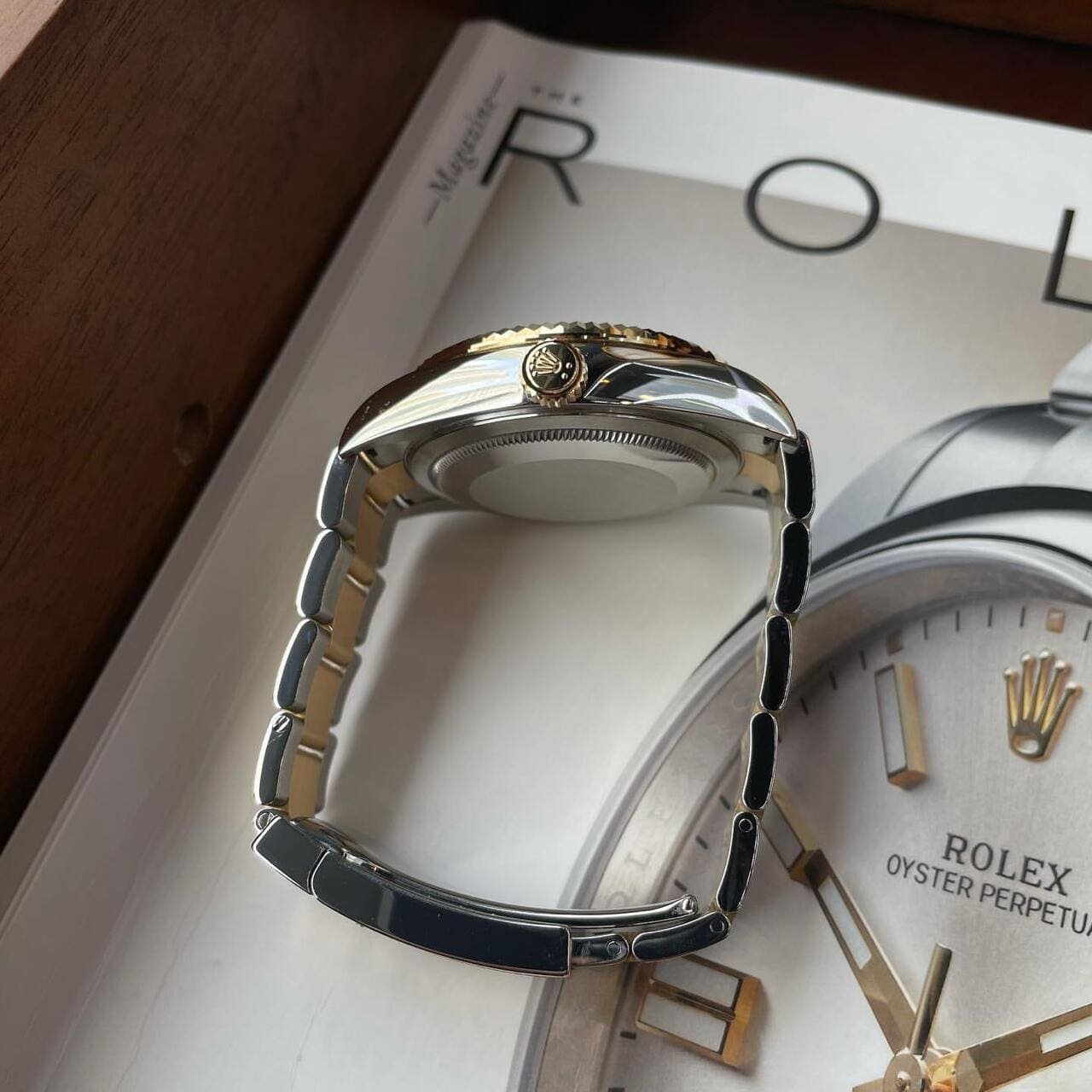 R01ex Sky-Dweller 326933 Stainless Steel Yellow Gold White Dial (2022)