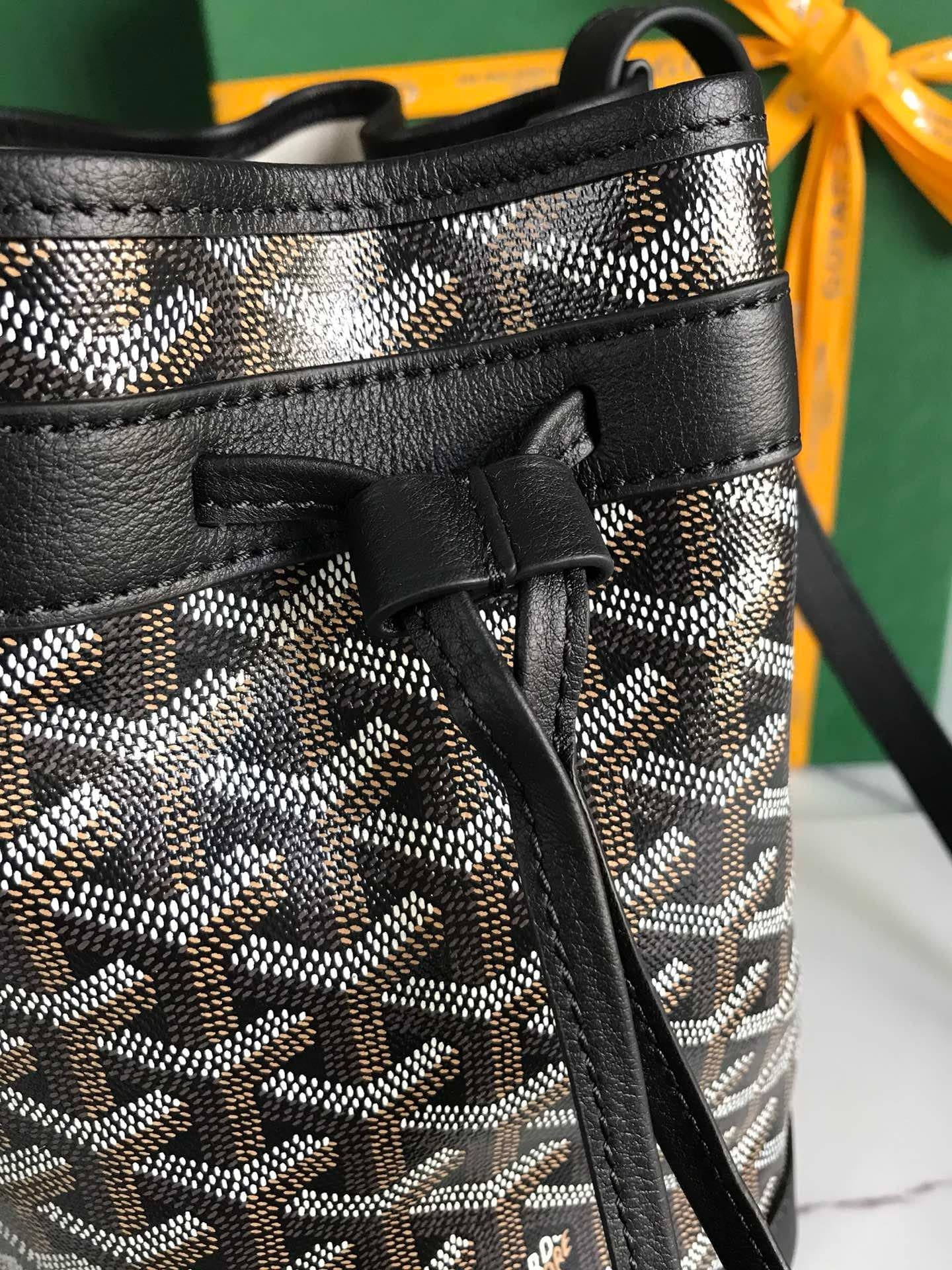 G09ard Petit Flot Bucket Bag
