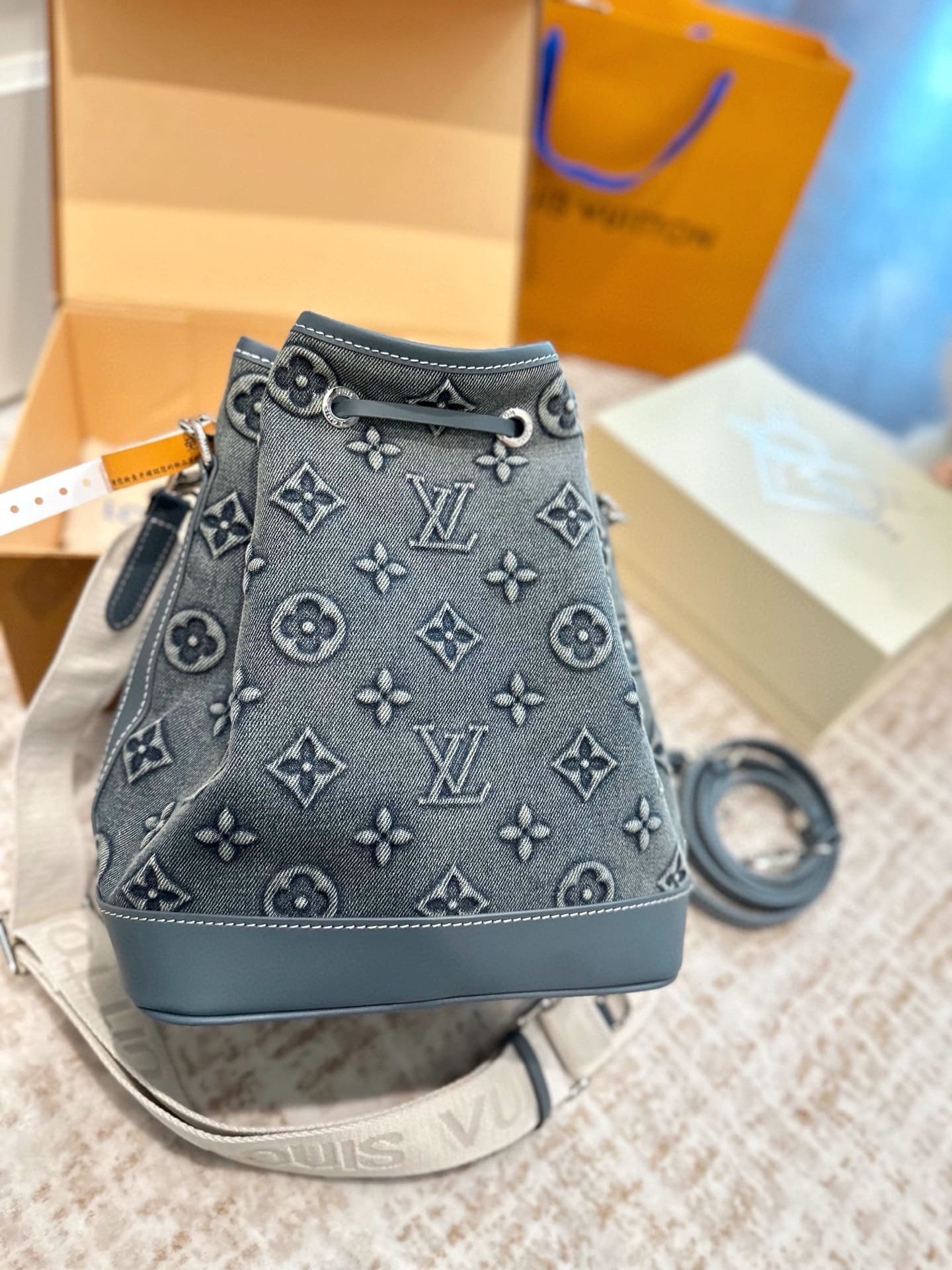 L0vis Vvtt0n Denim Bucket Bag