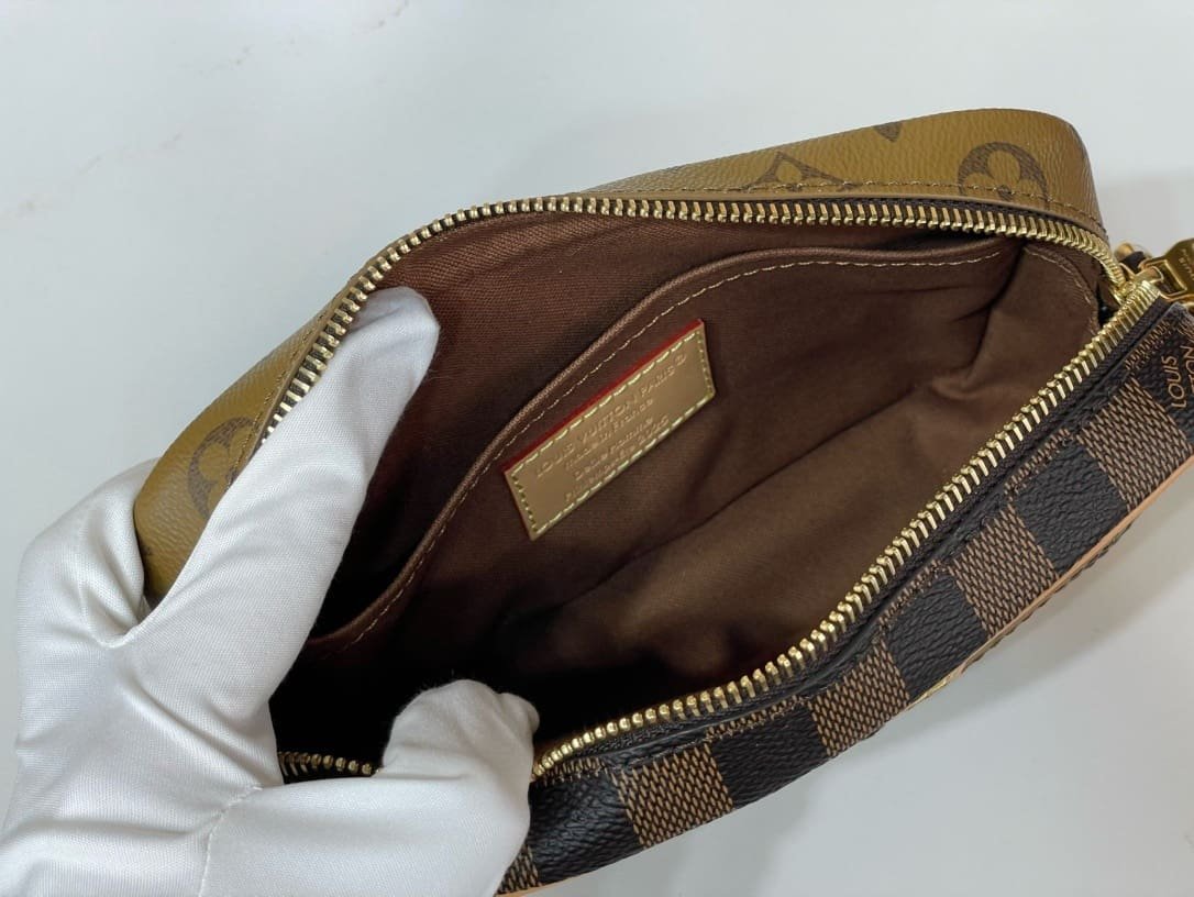 L0vis Vvtt0n M26020 Trocadéro Wearable Wallet