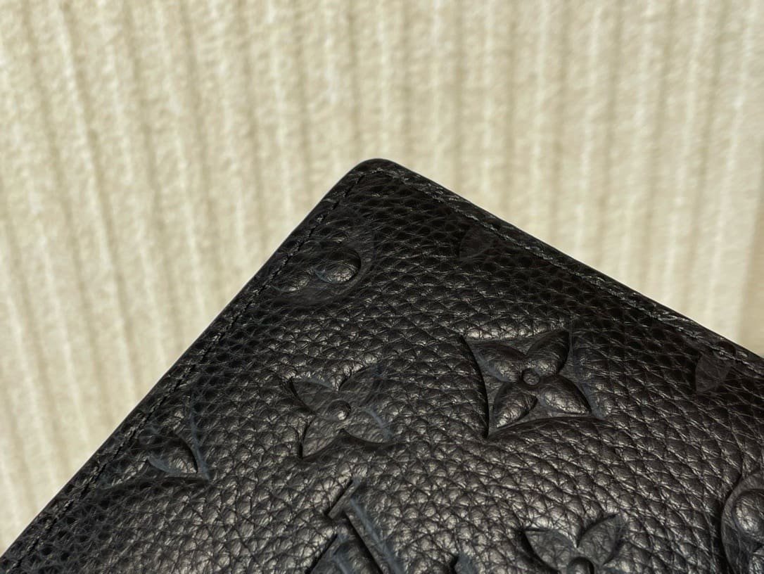 L0vis Vvtt0n M82072 Multiple Wallet