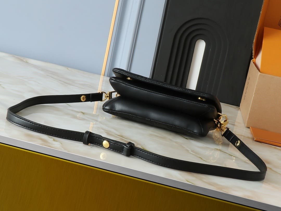 L0vis Vvtt0n M83359 Pochette Coussin
