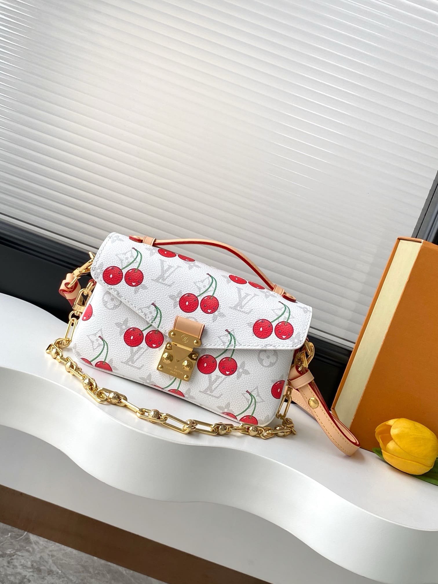L0vis Vvtt0n M14231 LV x TM Pochette Métis East West