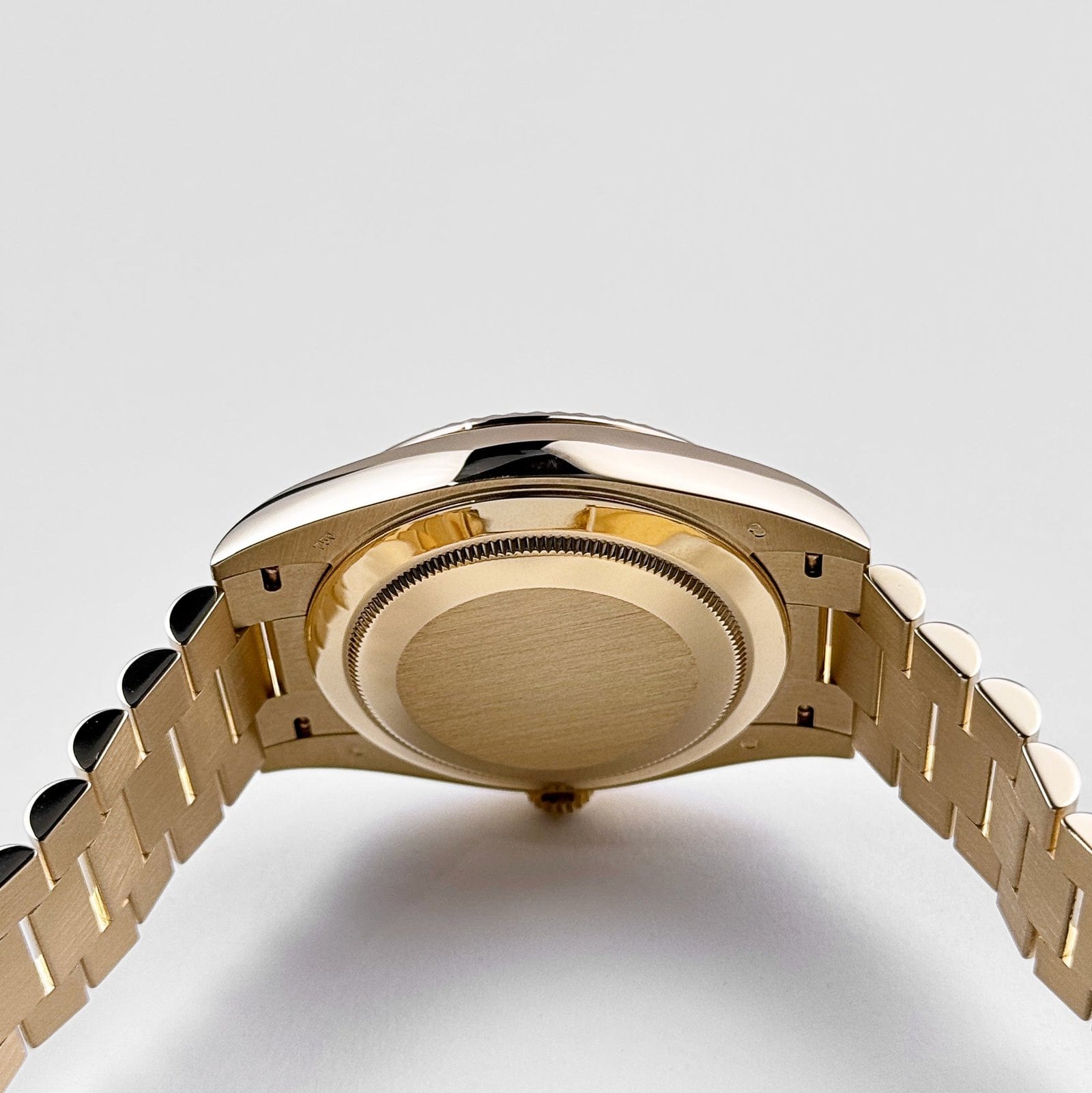 R01ex Day-Date 40 228238 Yellow Gold Champagne Roman Dial