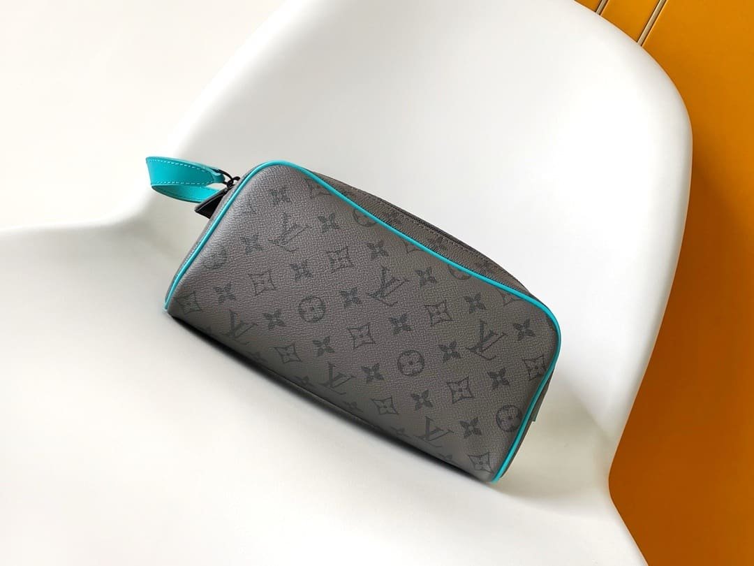 L0vis Vvtt0n M11482 Dopp Kit
