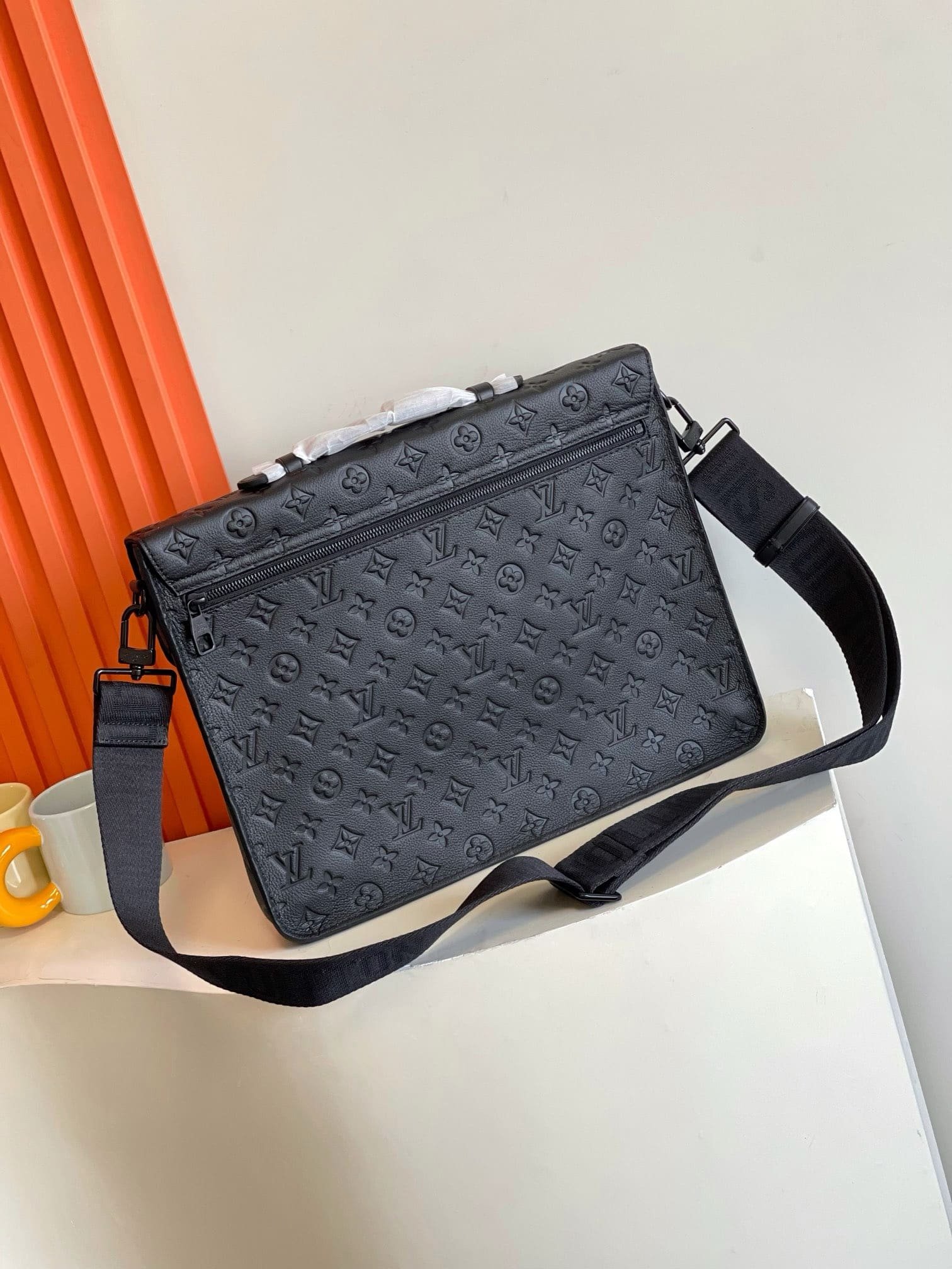 L0vis Vvtt0n M20835 S-Lock Briefcase