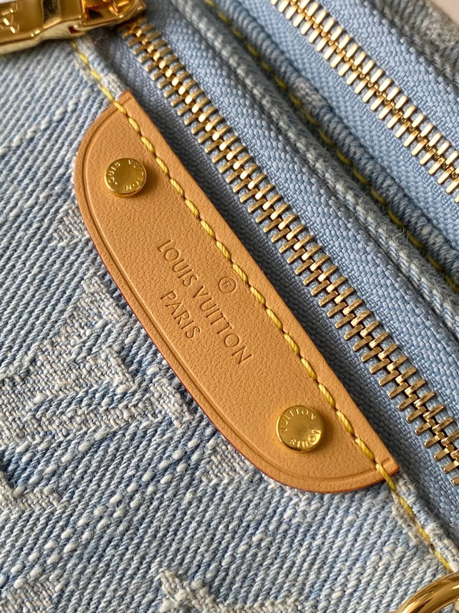 L0vis Vvtt0n M83353 Mini Bumbag