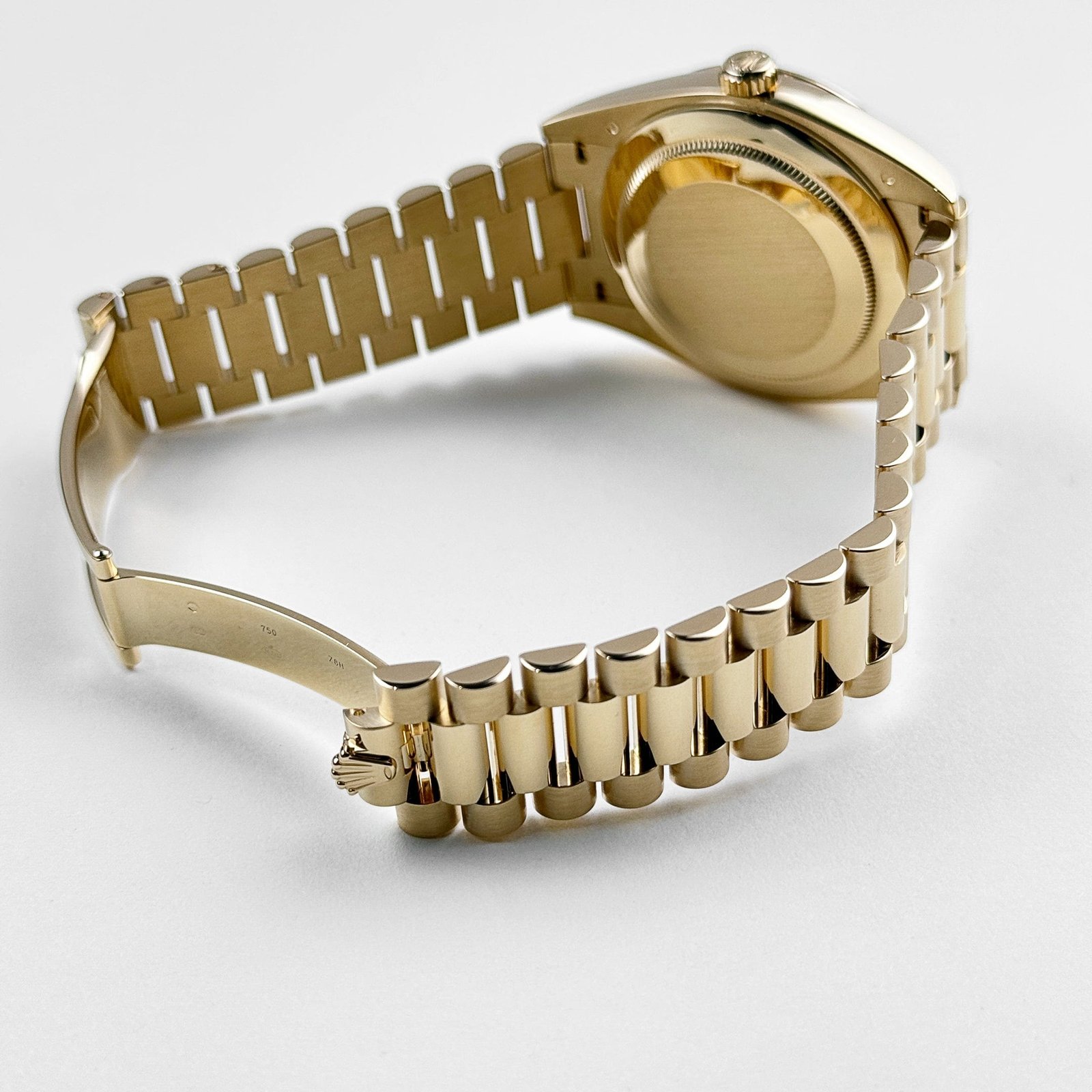 R01ex Day-Date 40 228238 Yellow Gold Champagne Roman Dial