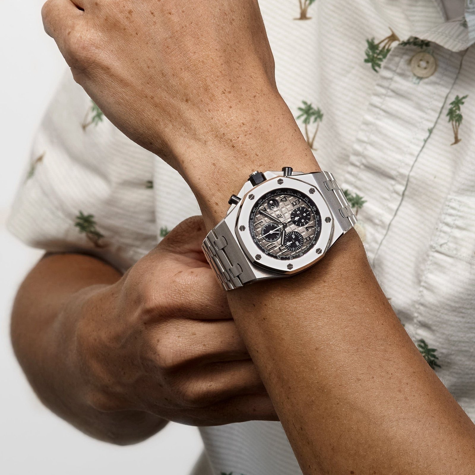 Audemars P1g*et Royal Oak Offshore Chronograph 26470PT.OO.1000PT.01 Platinum Grey Dial (2017)