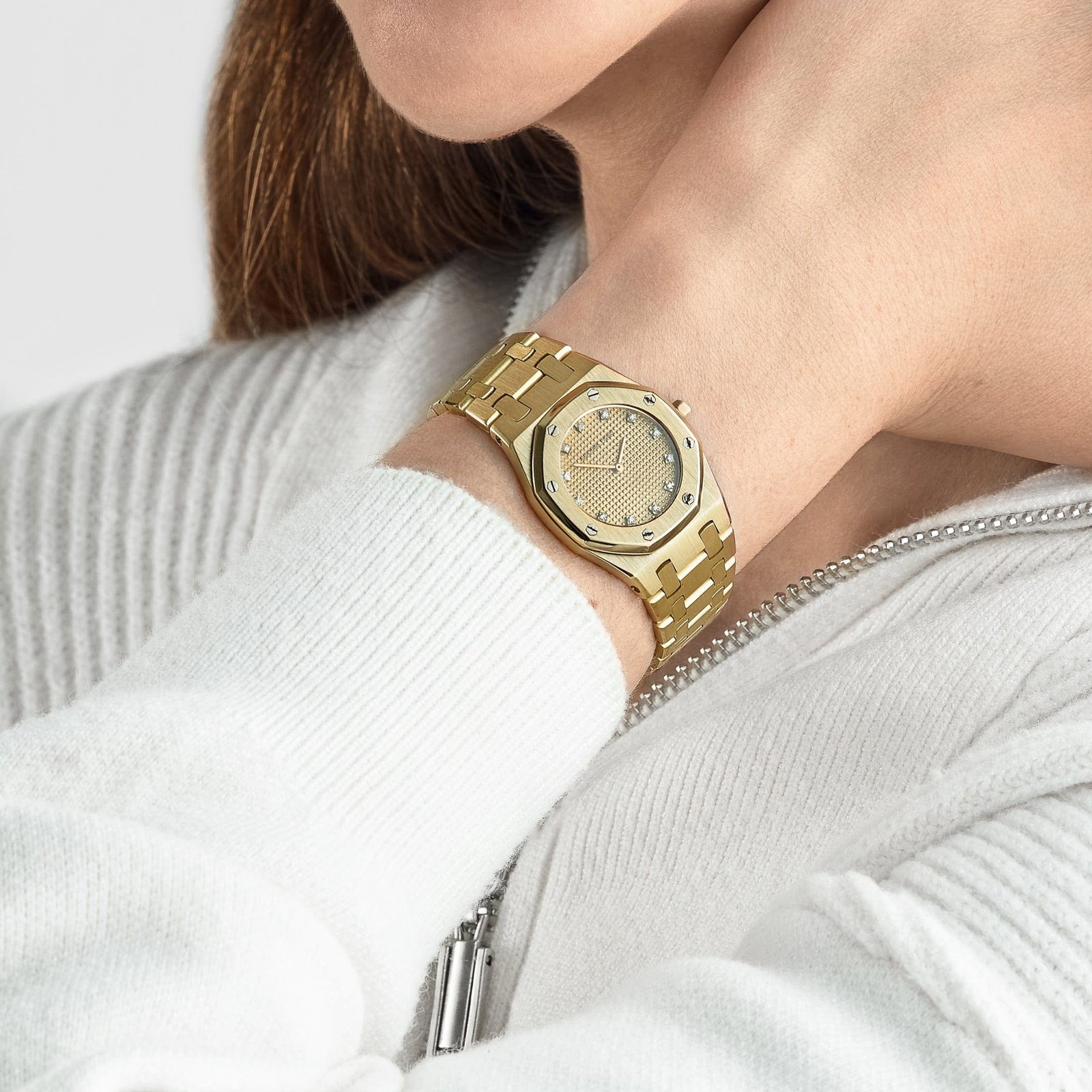Audemars P1g*et Royal Oak Vintage ‘Ladies’ Yellow Gold Champagne D1am0nd Dial Quartz 26mm