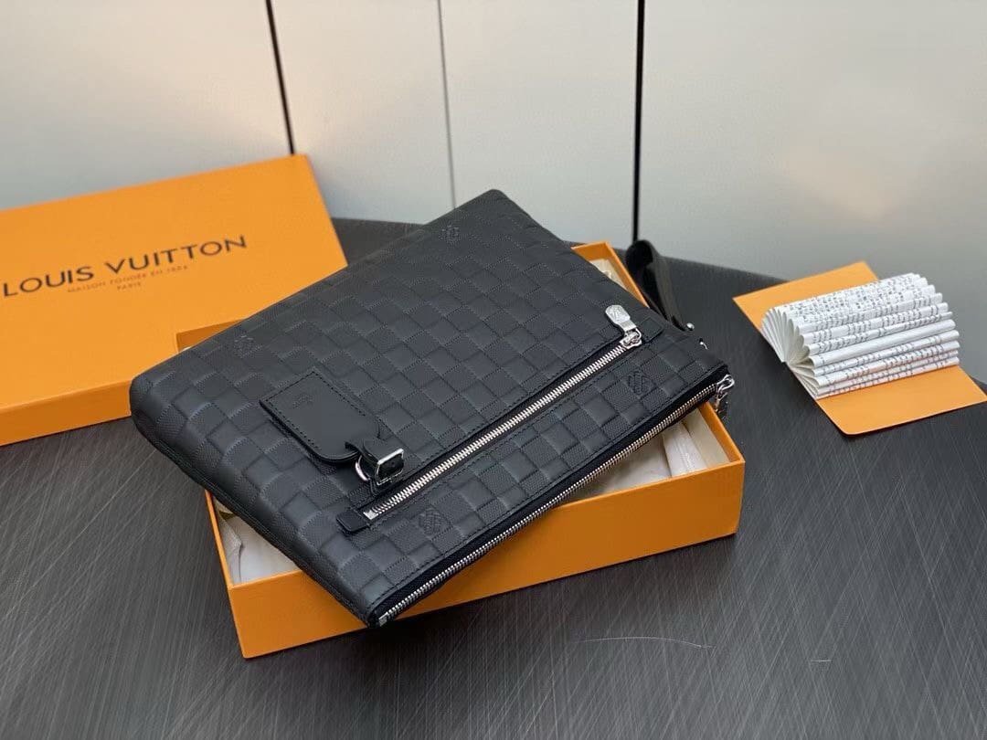 L0vis Vvtt0n N40504 Takeoff Pouch