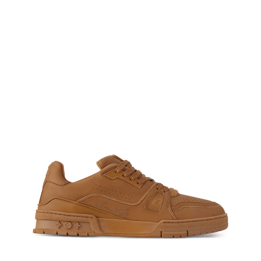 L0vis Vvtt0n 1ADEQ7 LV Trainer Distressed Sneaker