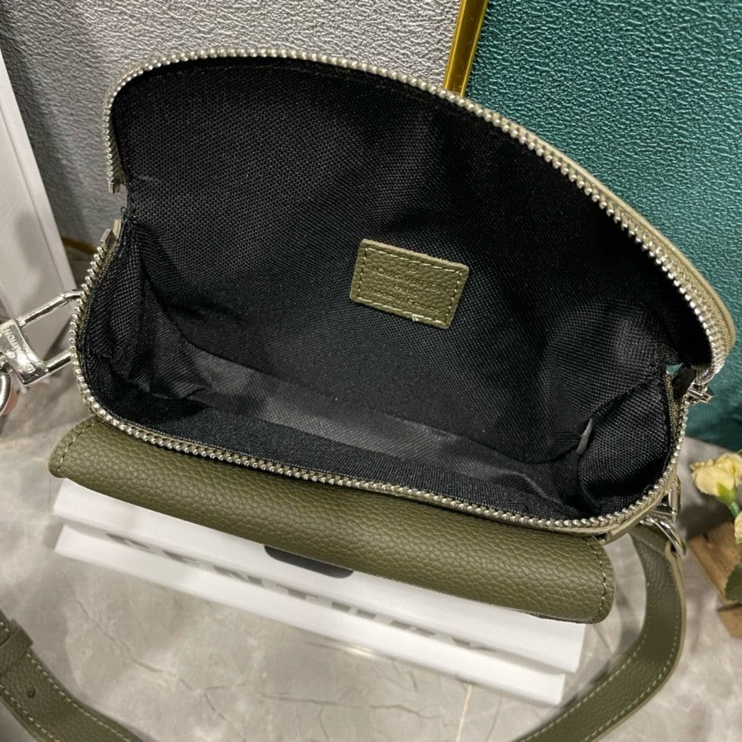 L0vis Vvtt0n M83560 PILOT MINI BAG